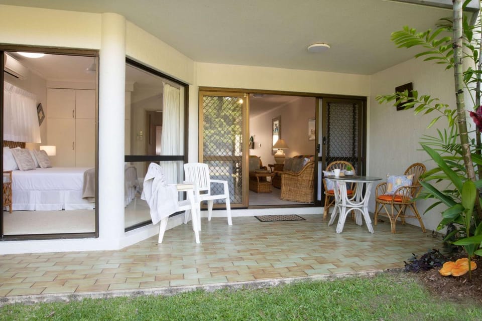 Kirrama 2 Pool across road to beach House in Wongaling Beach