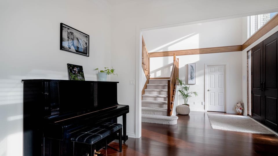 温西区豪华别墅附有按摩浴缸钢琴，接近机场downtown Villa in Vancouver