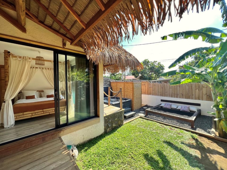 Patio, Photo of the whole room, Bedroom, Garden view