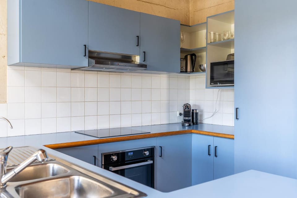 Kitchen or kitchenette, pet friendly, stove
