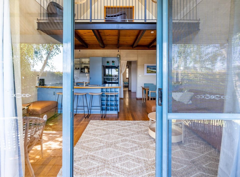 Patio, Living room
