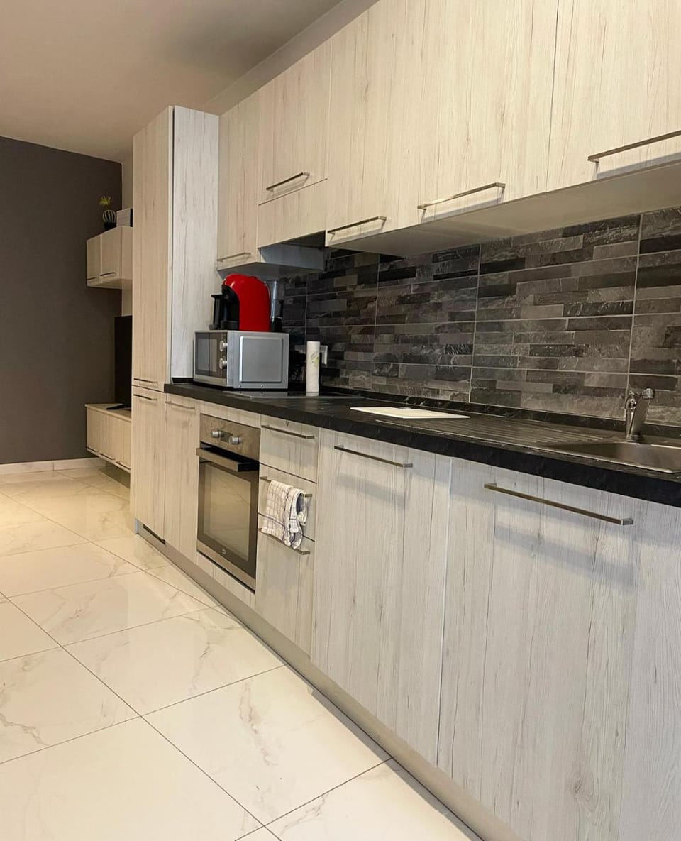 Kitchen or kitchenette, minibar, pet friendly, stove, toaster