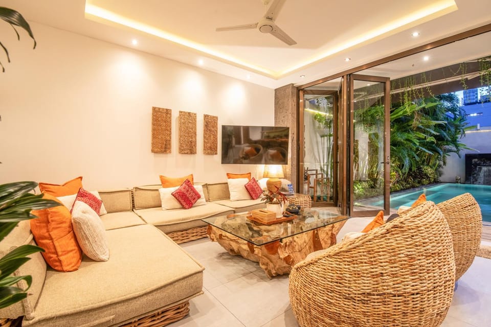 Incredible 4BR Villa 5 mins walk to the beach Villa in North Kuta