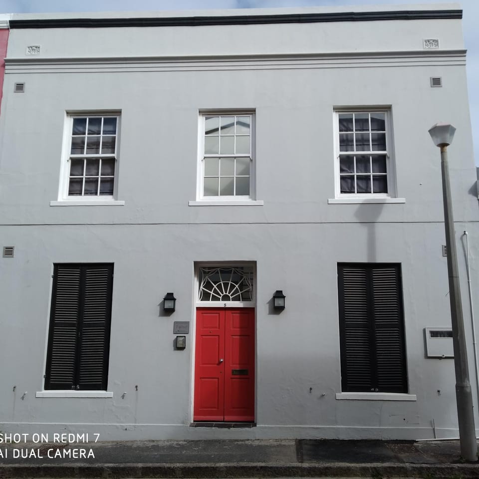 Lovely one bedroom open plan apartment Apartment in Cape Town