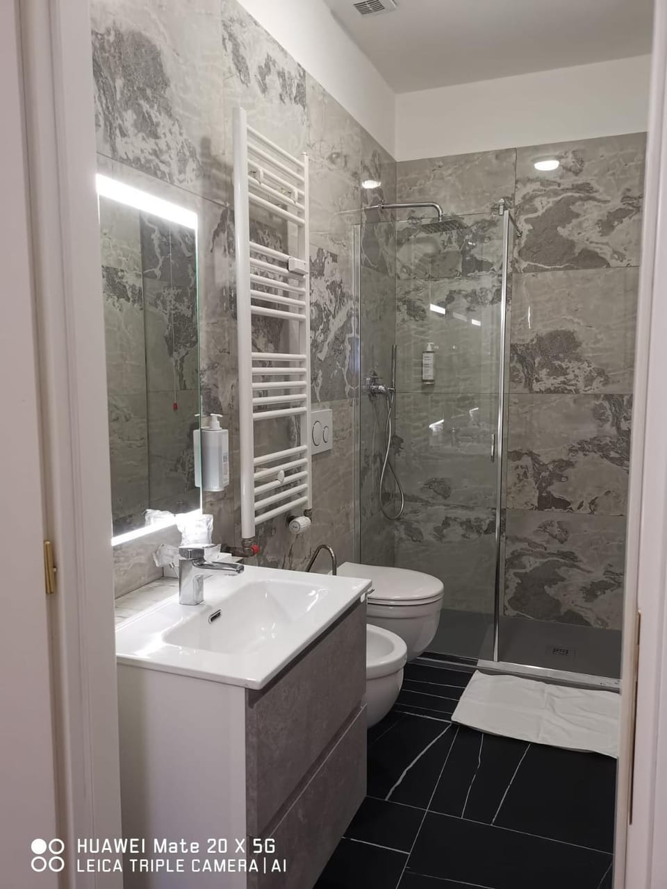 Guesthouse Central Station Group - Via Sammartini 15 Bed and Breakfast in Milan