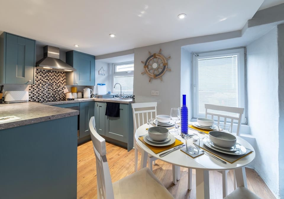 Inviting Traditional Fishermens cottage in the heart of the village, close to the harbour House in Mevagissey