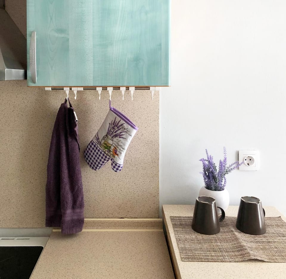 Kitchen or kitchenette, towels