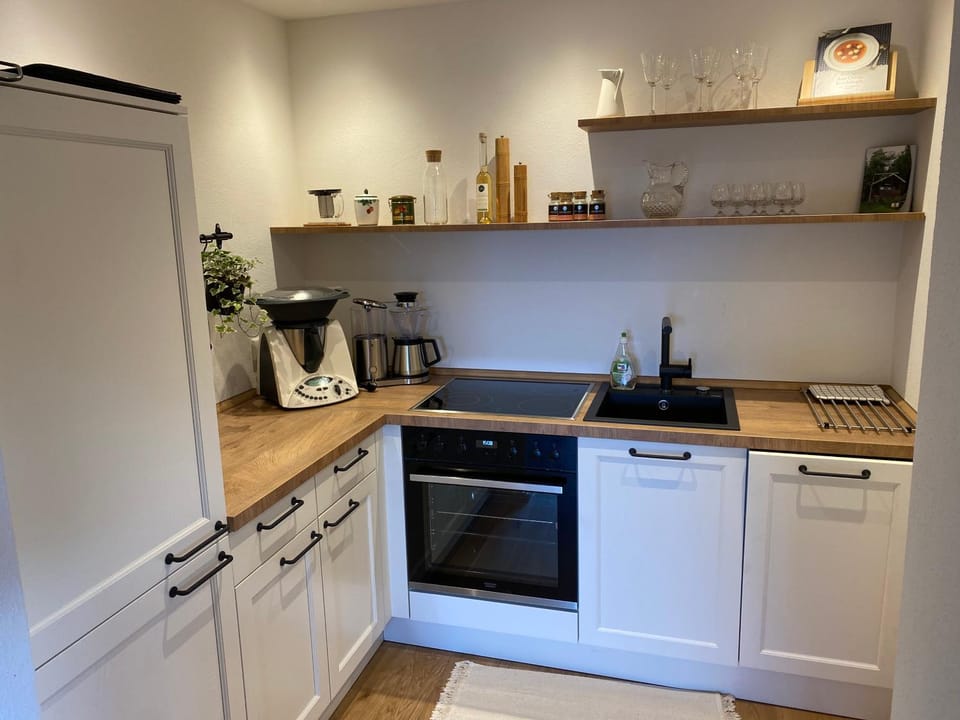 Coffee/tea facilities, Kitchen or kitchenette, dishwasher, pet friendly, stove, toaster