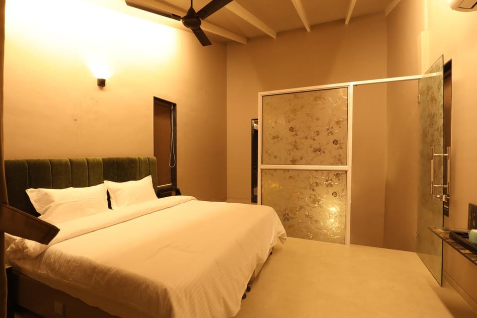 Isola Luxury Farm Suites Farm Stay in Maharashtra