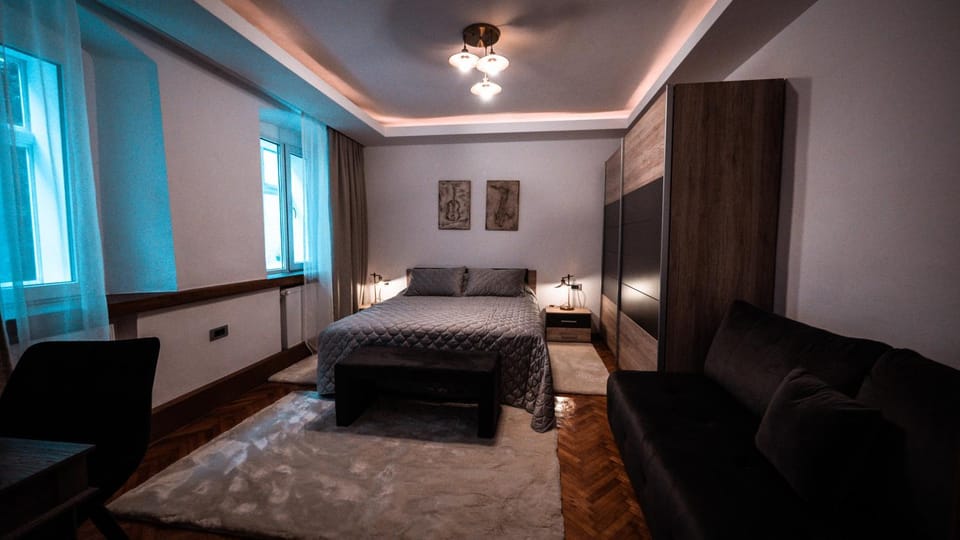 Bed, Living room, Photo of the whole room, Bedroom