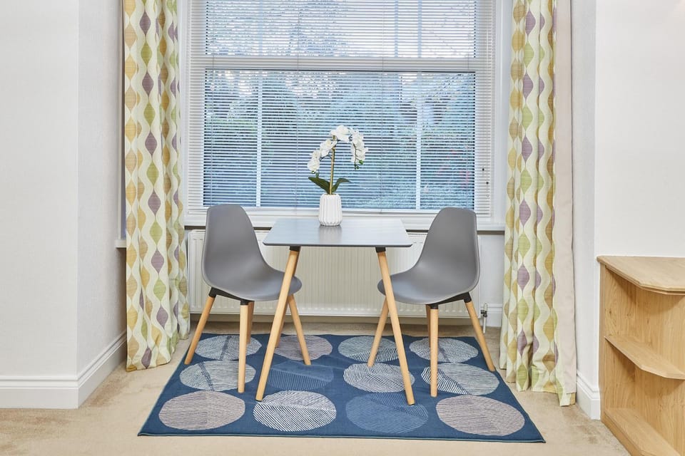 Living room, Seating area, Dining area