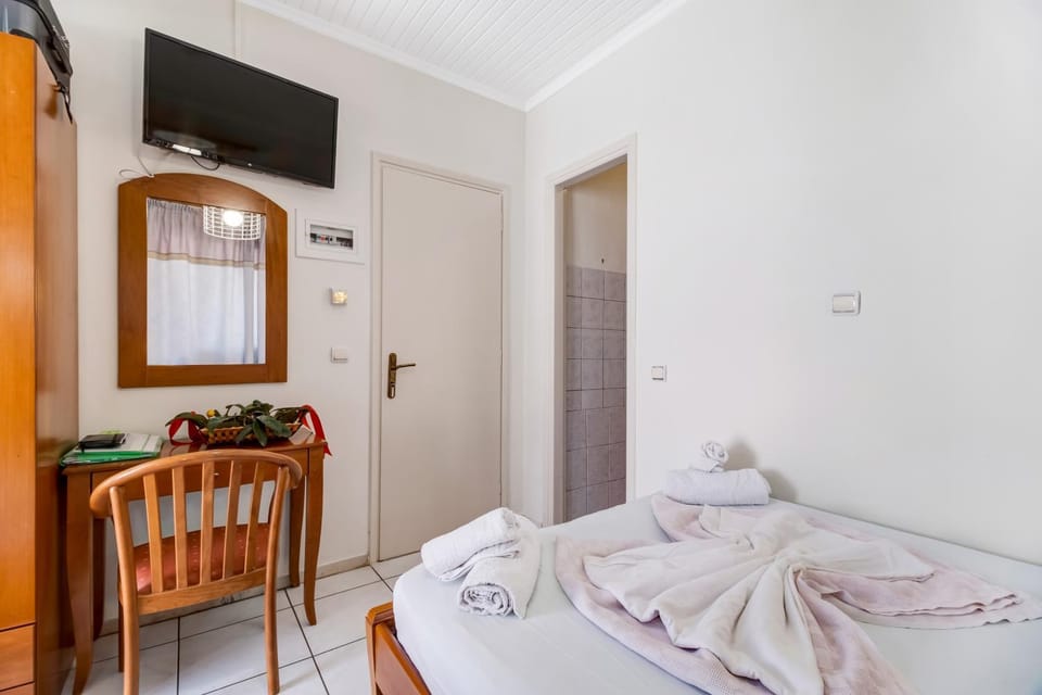 Property building, Living room, Bedroom