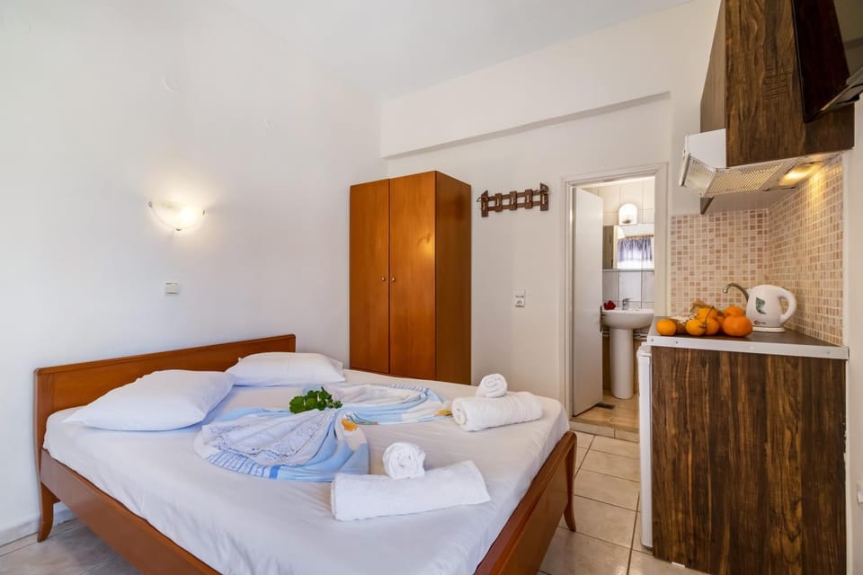 Property building, Living room, Bedroom