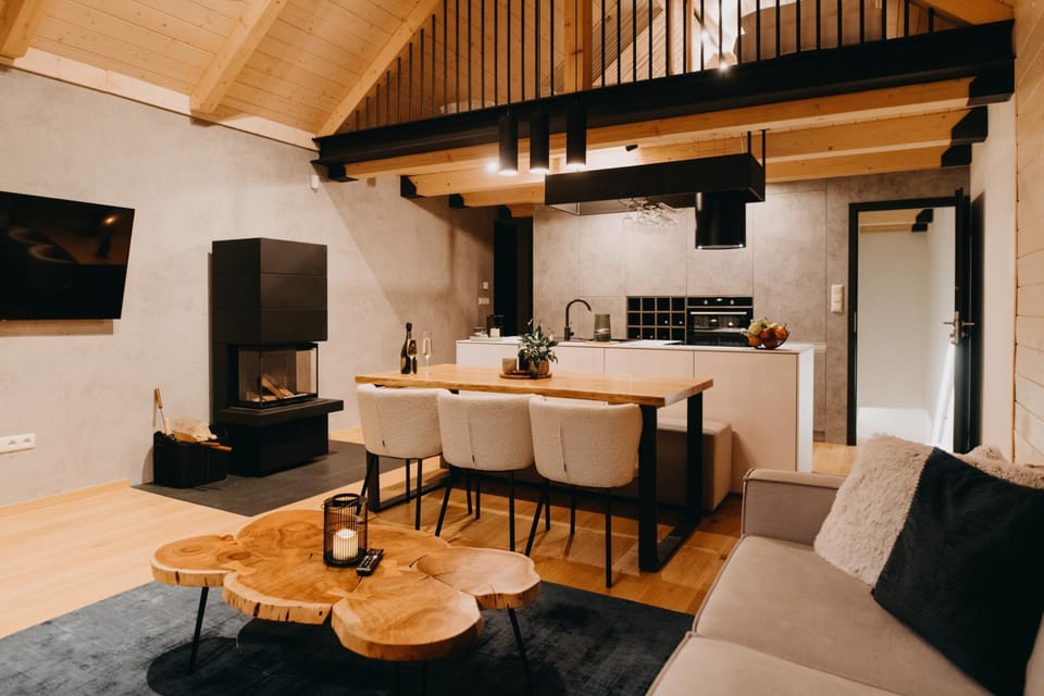 TV and multimedia, Living room, Seating area, Dining area, kitchen