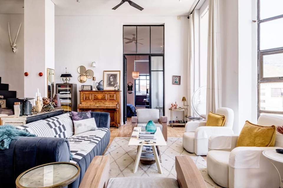 Living room, Seating area