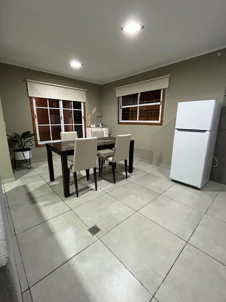 Dining area, minibar