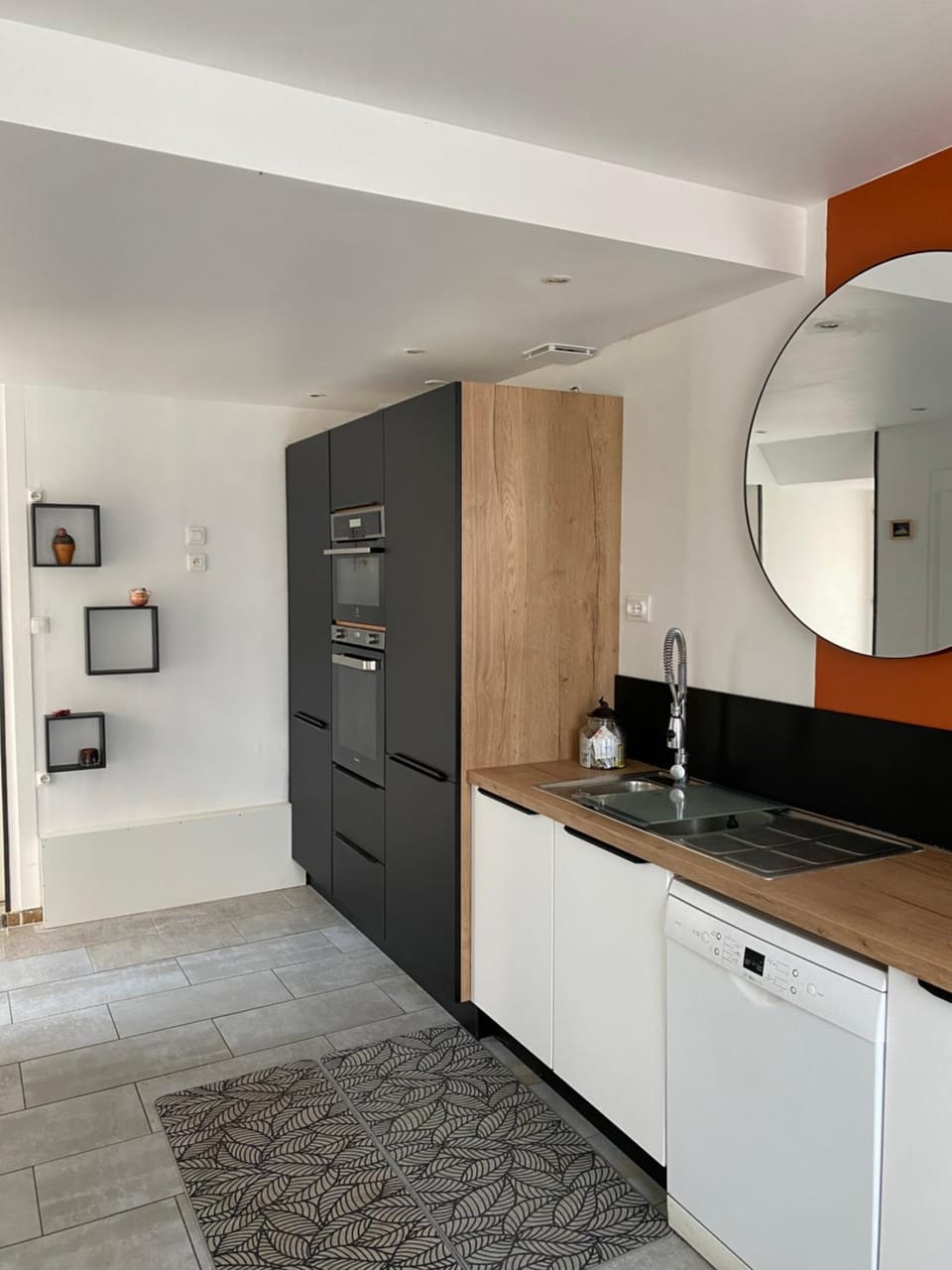 MAISON 4 chambres 12 pers à 2,8KM DU CIRCUIT et proche BOULERIES JUMP House in Le Mans