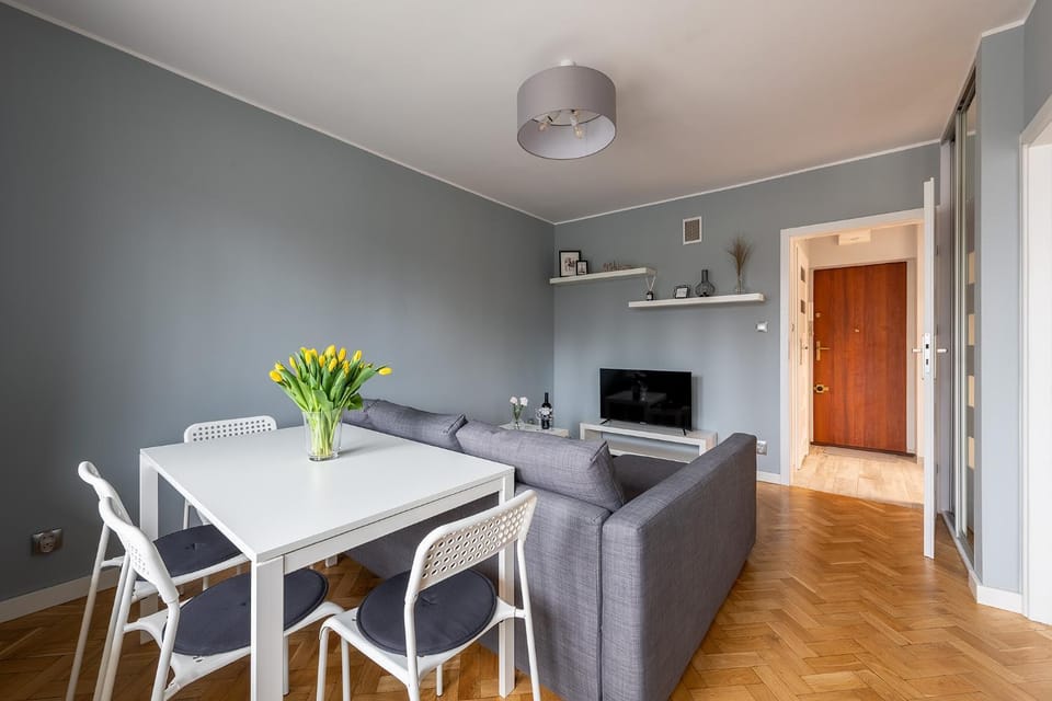 Jagiellońska 64 Prywatne mieszkanie z oddzielną sypialnią i balkonem Samodzielne Zameldowanie! Self Check-in System! Apartment in Warsaw