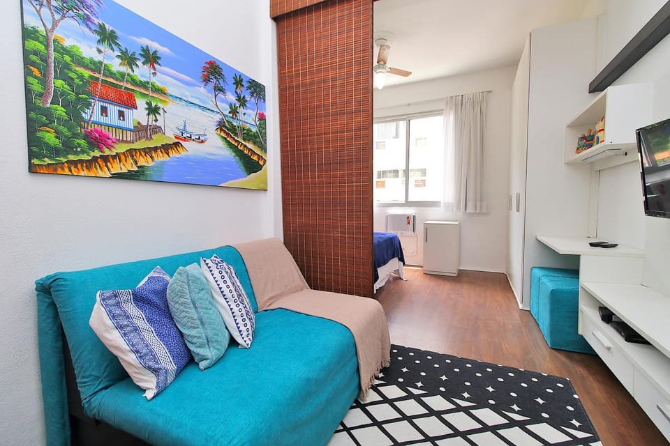Bed, Seating area
