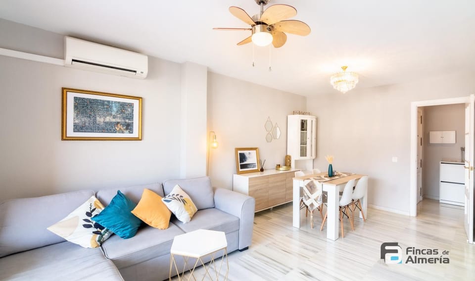 Communal lounge/ TV room, Dining area