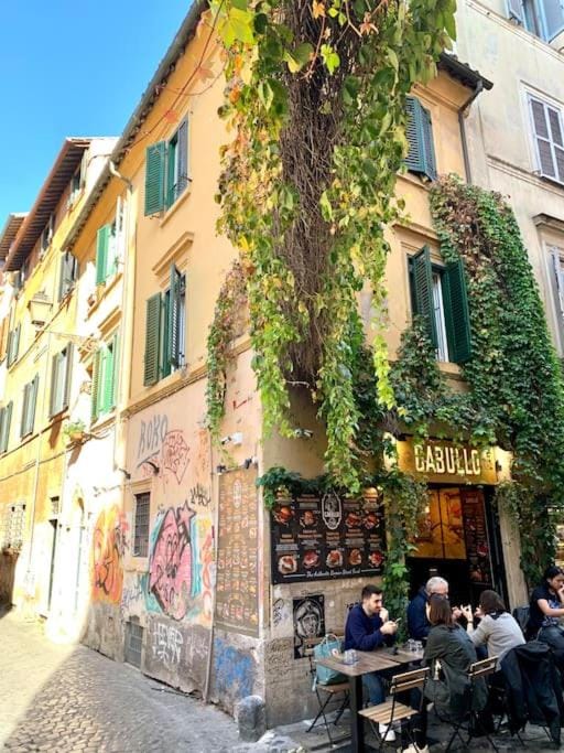 Lidia-heart of Rome,Trastevere Apartment in Rome