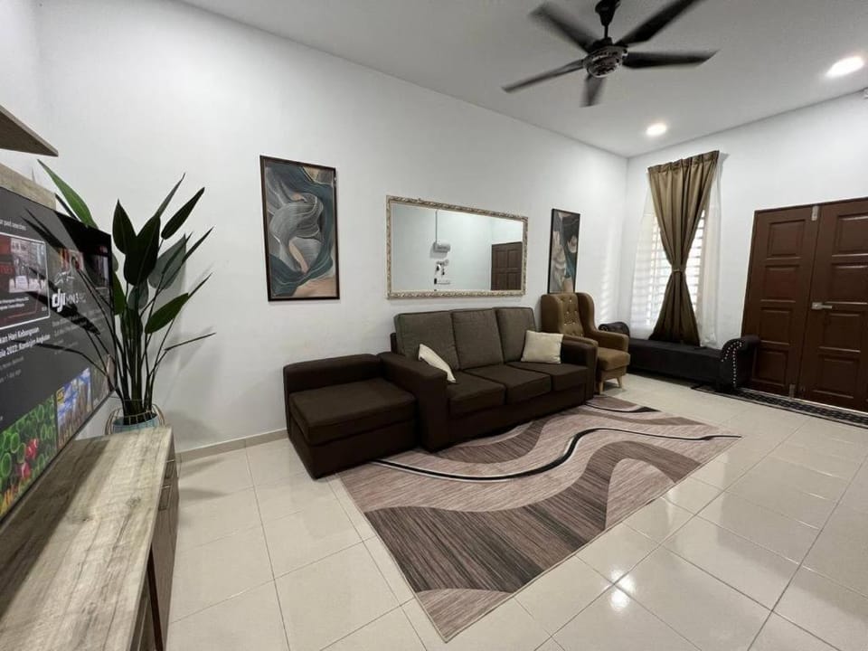 TV and multimedia, Living room, Seating area, Evening entertainment, fireplace