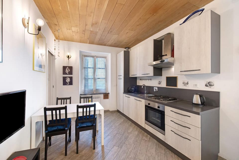 Kitchen or kitchenette, Living room