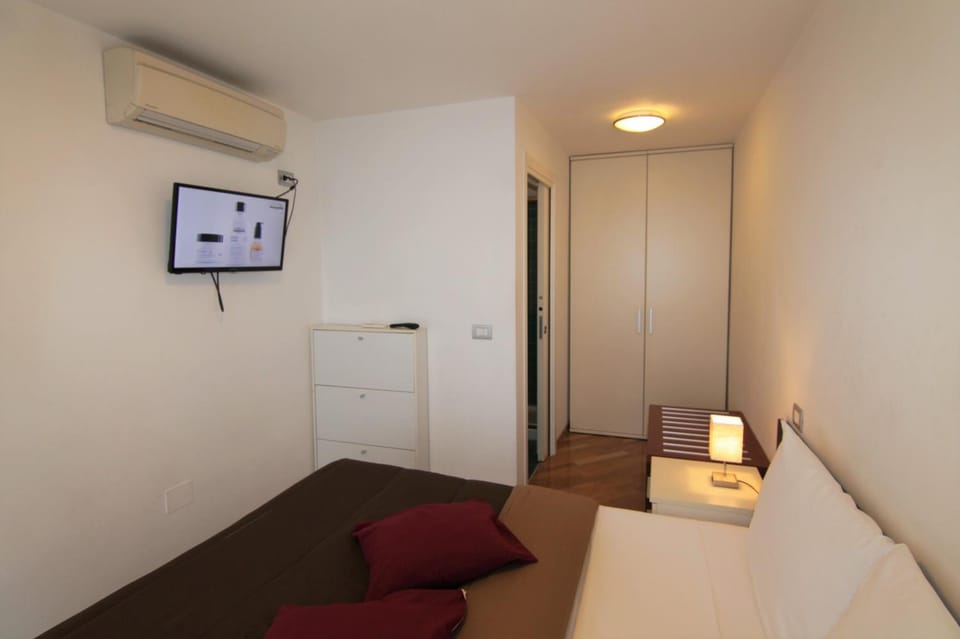 View (from property/room), Other, Photo of the whole room, Bedroom, air conditioner