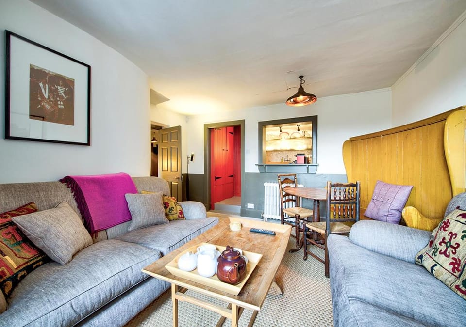TV and multimedia, Living room, Seating area