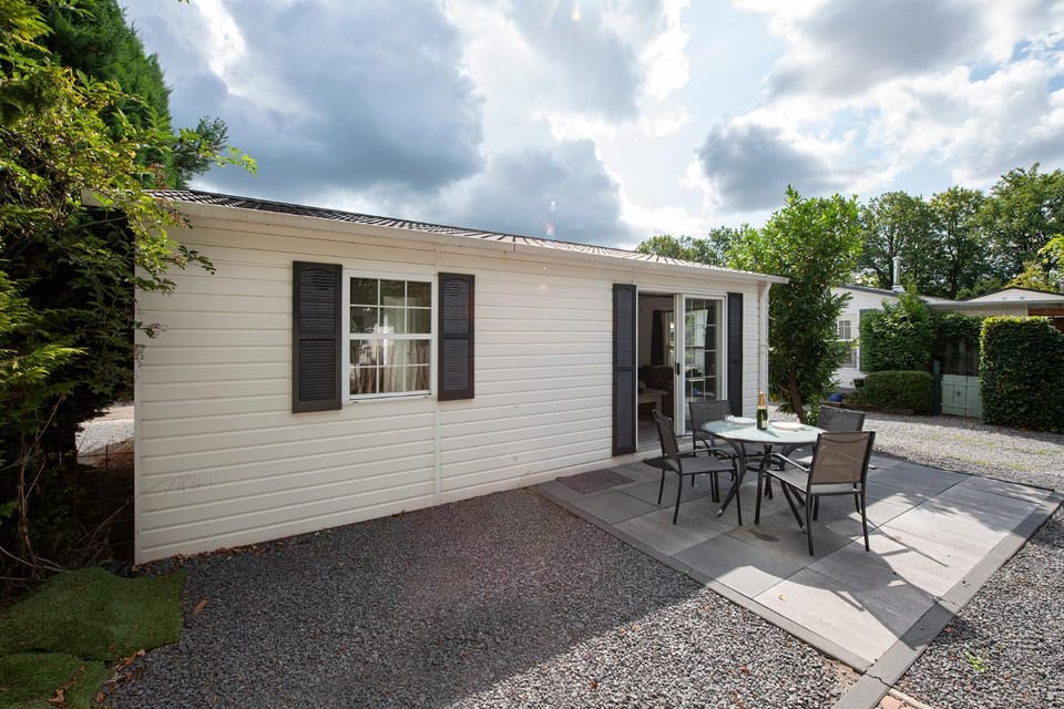 Property building, Patio, Day, Garden, Garden view