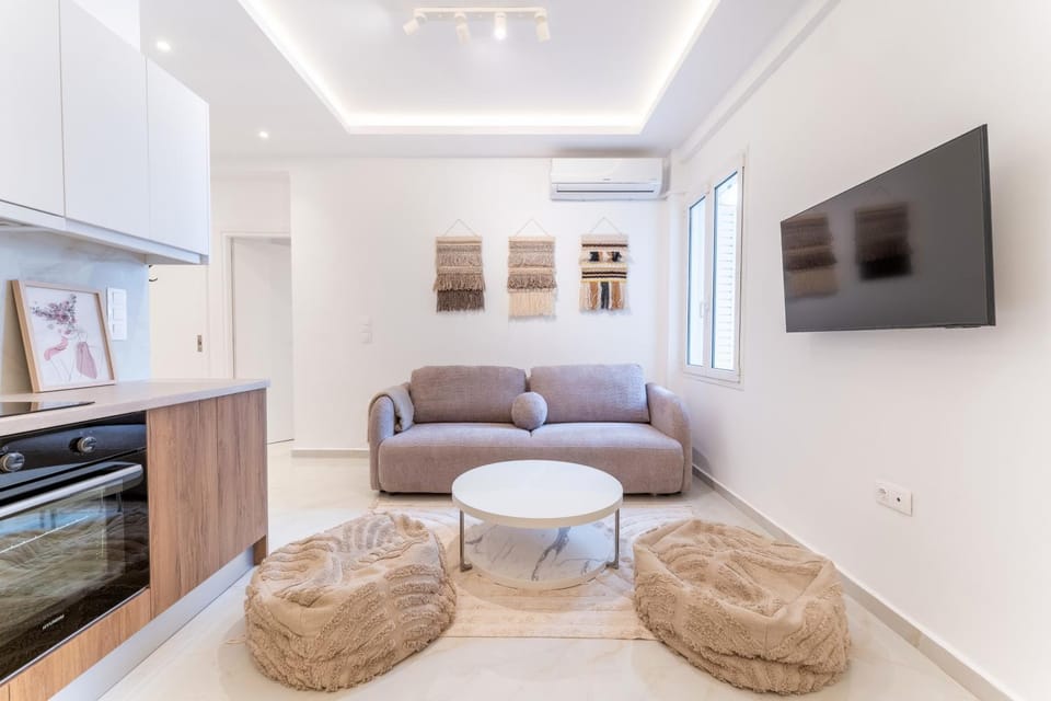 TV and multimedia, Kitchen or kitchenette, Living room, Seating area