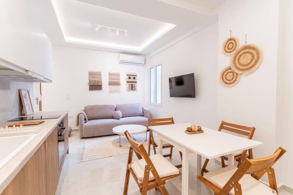 TV and multimedia, Living room, Seating area, Dining area
