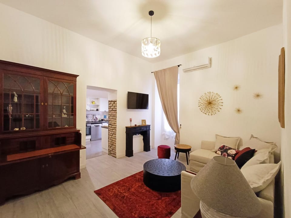 TV and multimedia, Living room, Seating area