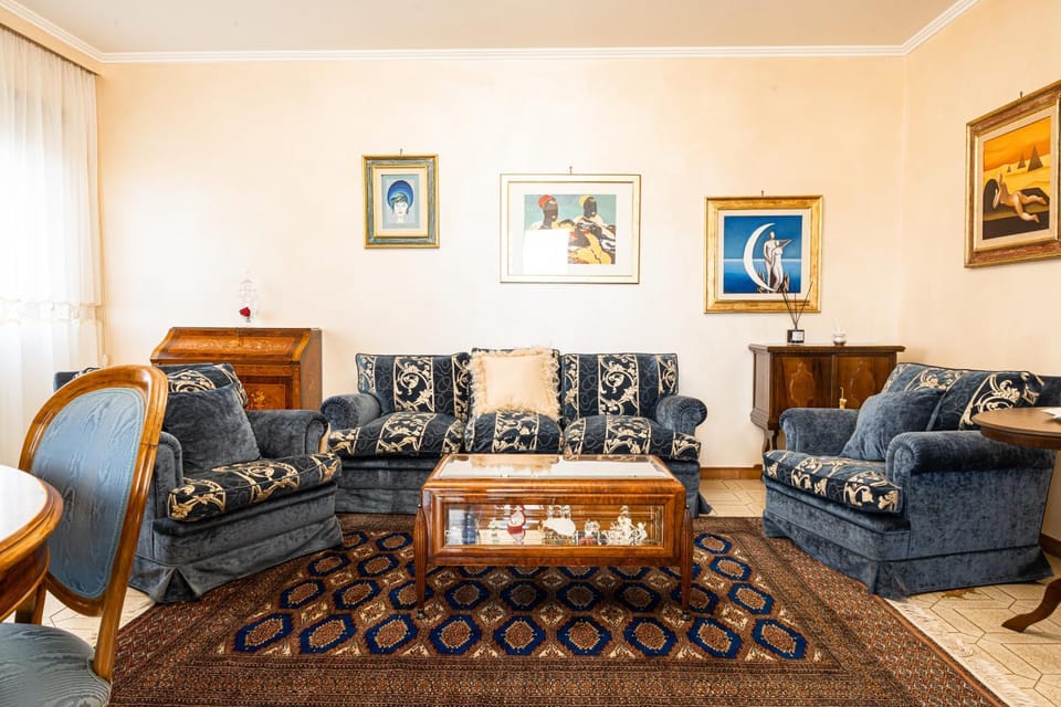 Communal lounge/ TV room, Lounge or bar