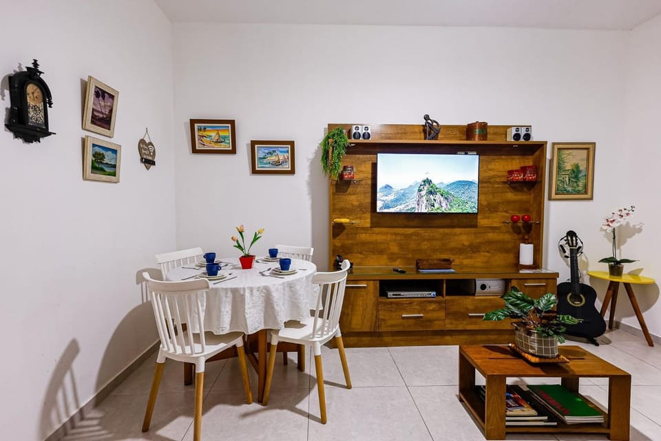 Copa 1 - 200m da Praia - Wi-fi Grátis - Posto 4 Apartment in Rio de Janeiro