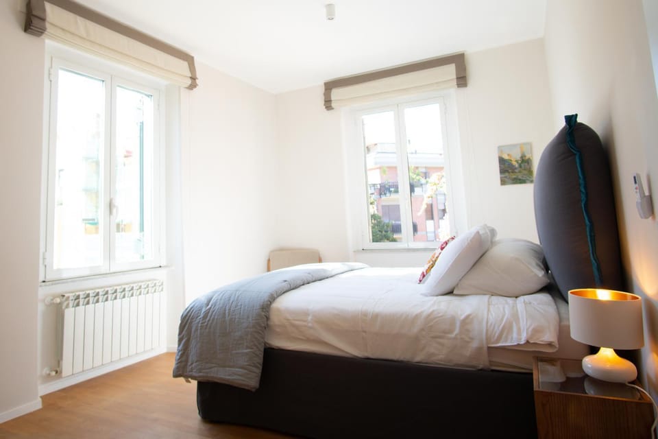 Bed, Photo of the whole room, Bedroom, internet