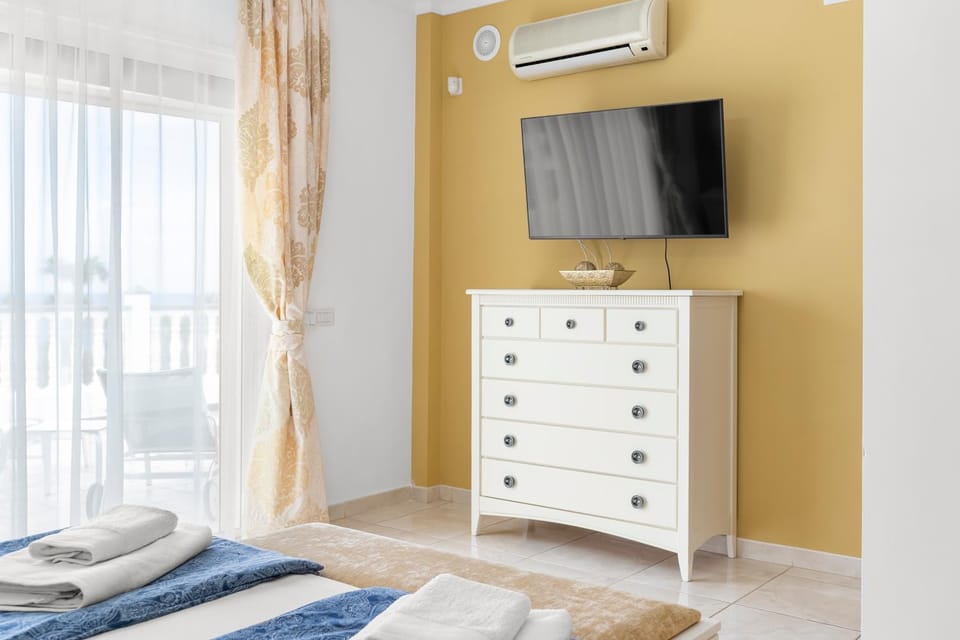 TV and multimedia, Bedroom