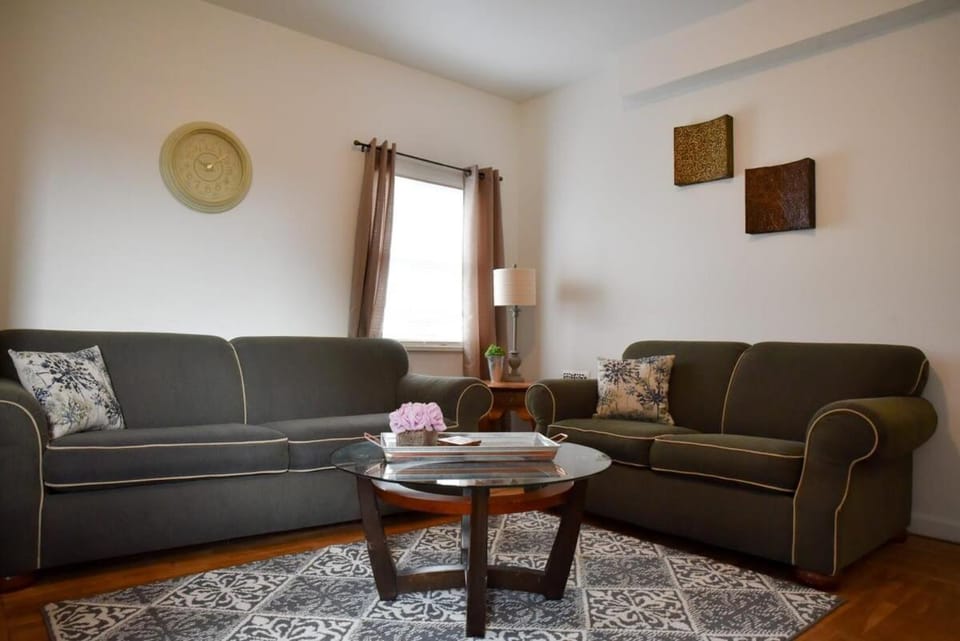 Cozy & Family Friendly Pittsburgh Home Sleeps 6 House in Pittsburgh
