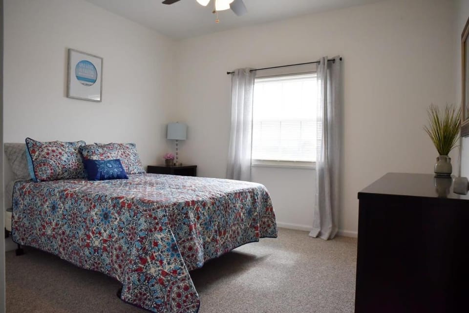 Cozy & Family Friendly Pittsburgh Home Sleeps 6 House in Pittsburgh