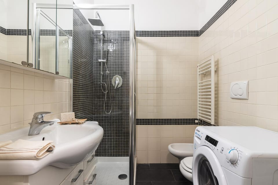 Centrale Flexyrent - steps from Train Station Apartment in Milan