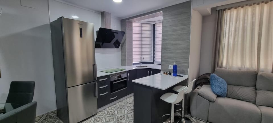 TV and multimedia, Kitchen or kitchenette, Living room, Seating area, Dining area