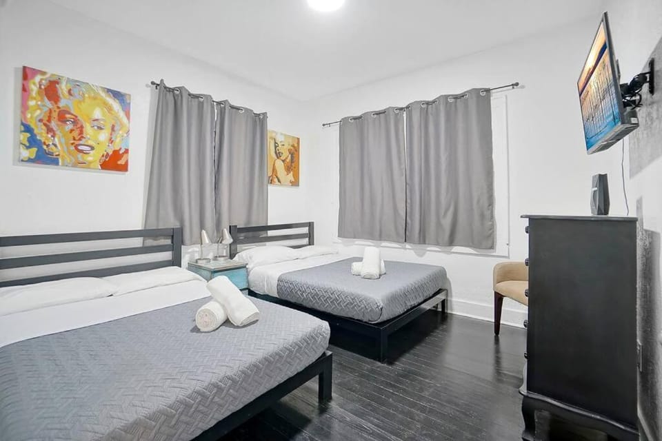 River House 4BR, Pool, bbq, big yard House in Miami