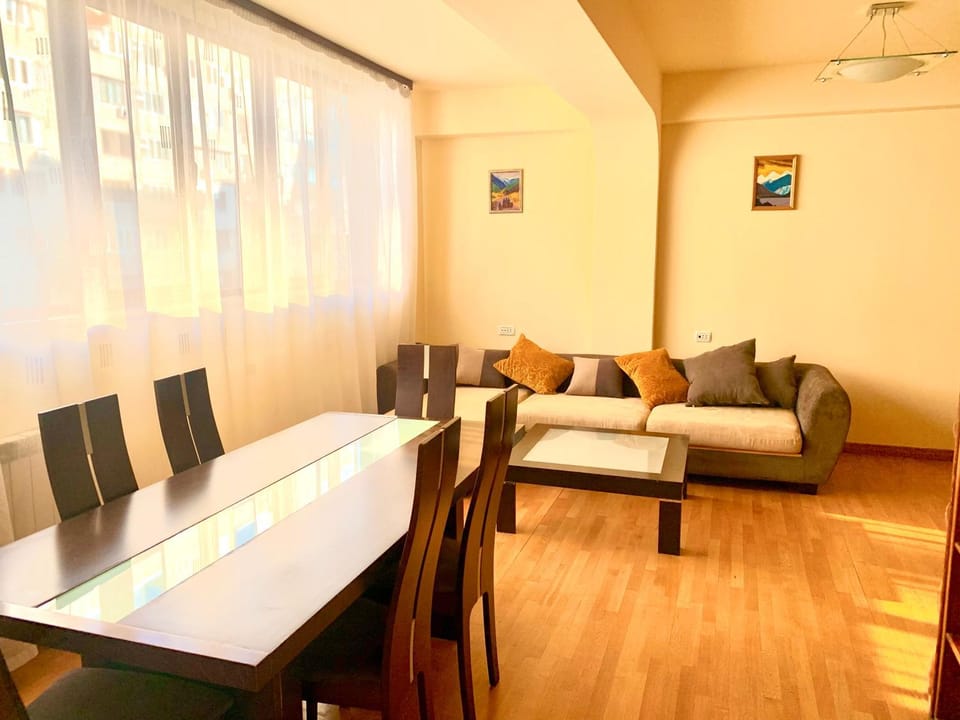 Living room, Seating area, Dining area
