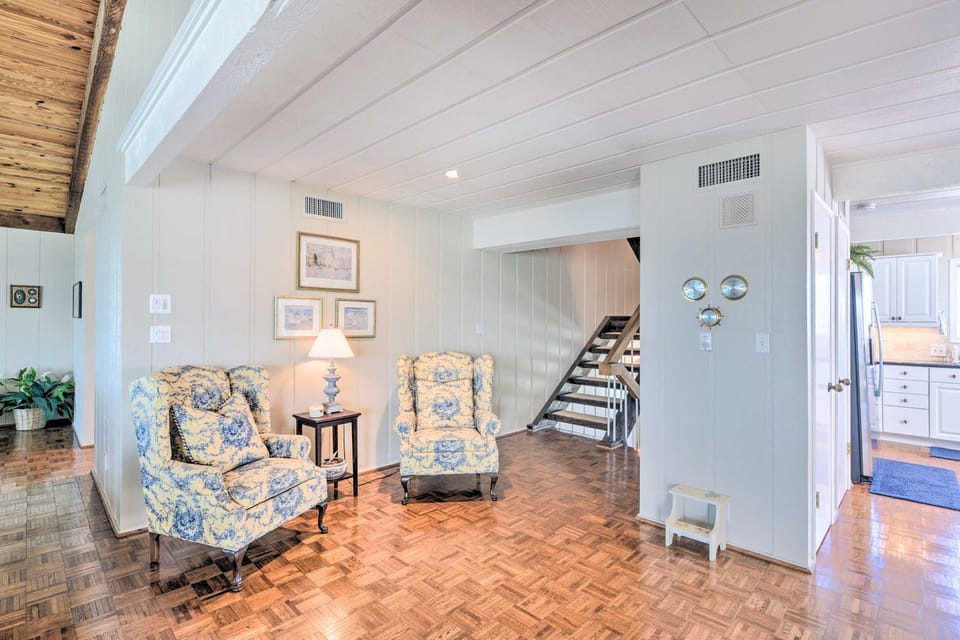 Waterfront Deck & Bay Access: Galveston Getaway! House in Galveston Island