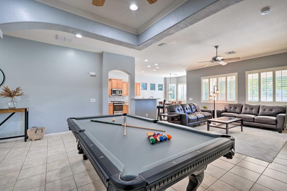 Play Pool, Grill Out! Group-Friendly Glendale Home House in Glendale