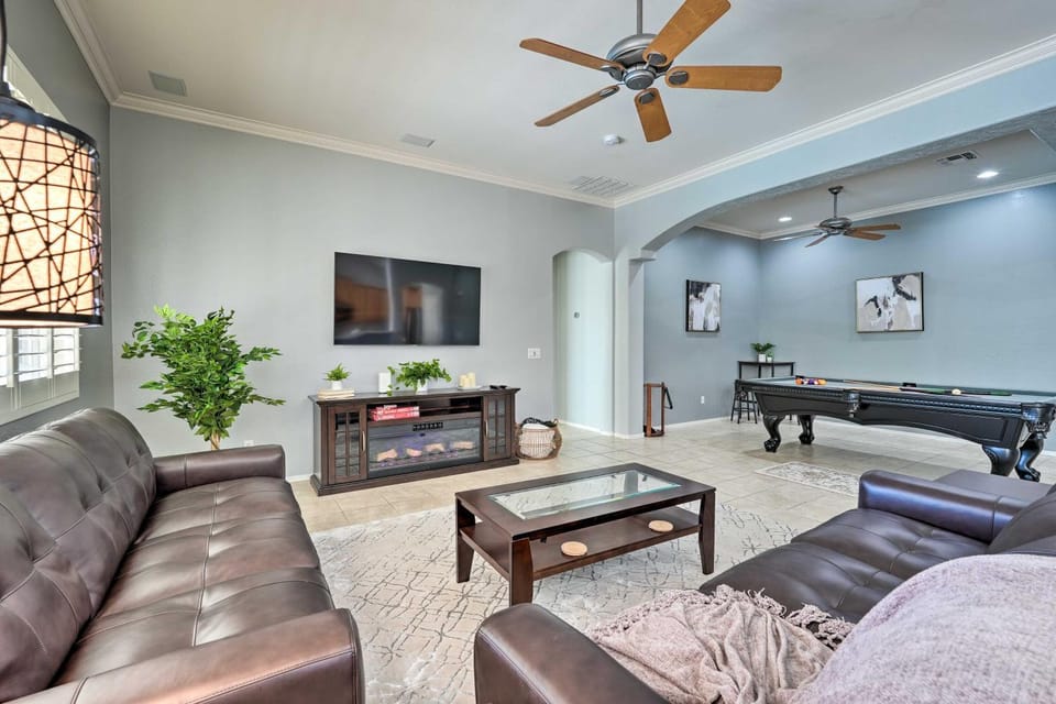 Play Pool, Grill Out! Group-Friendly Glendale Home House in Glendale
