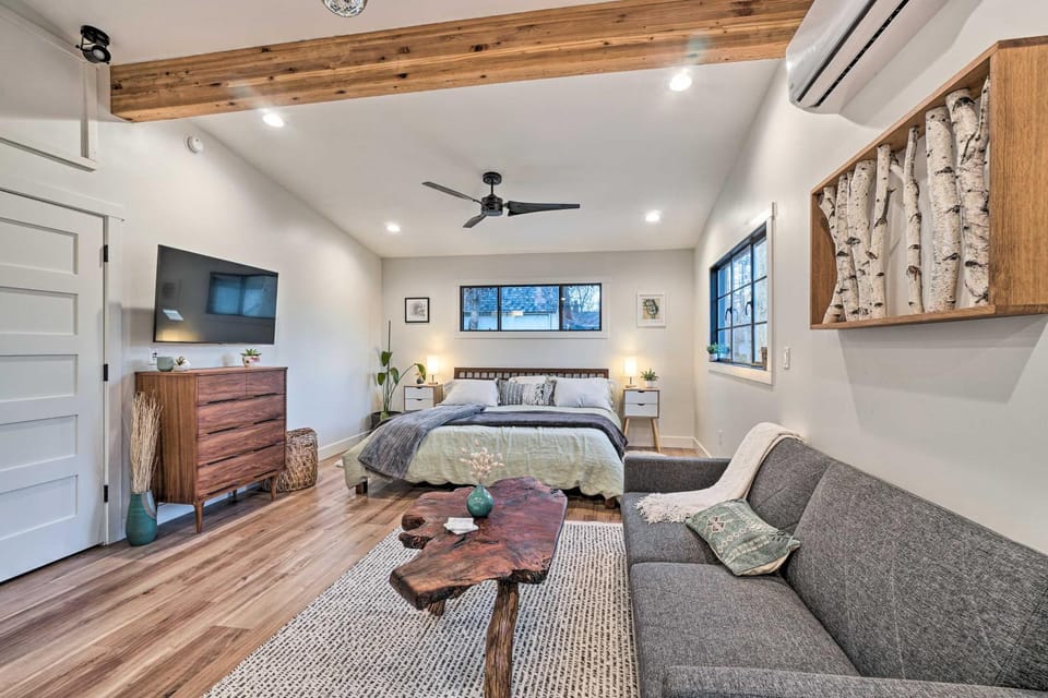 Cozy Flagstaff Studio w/ Patio - Near Dtwn! Apartment in Flagstaff