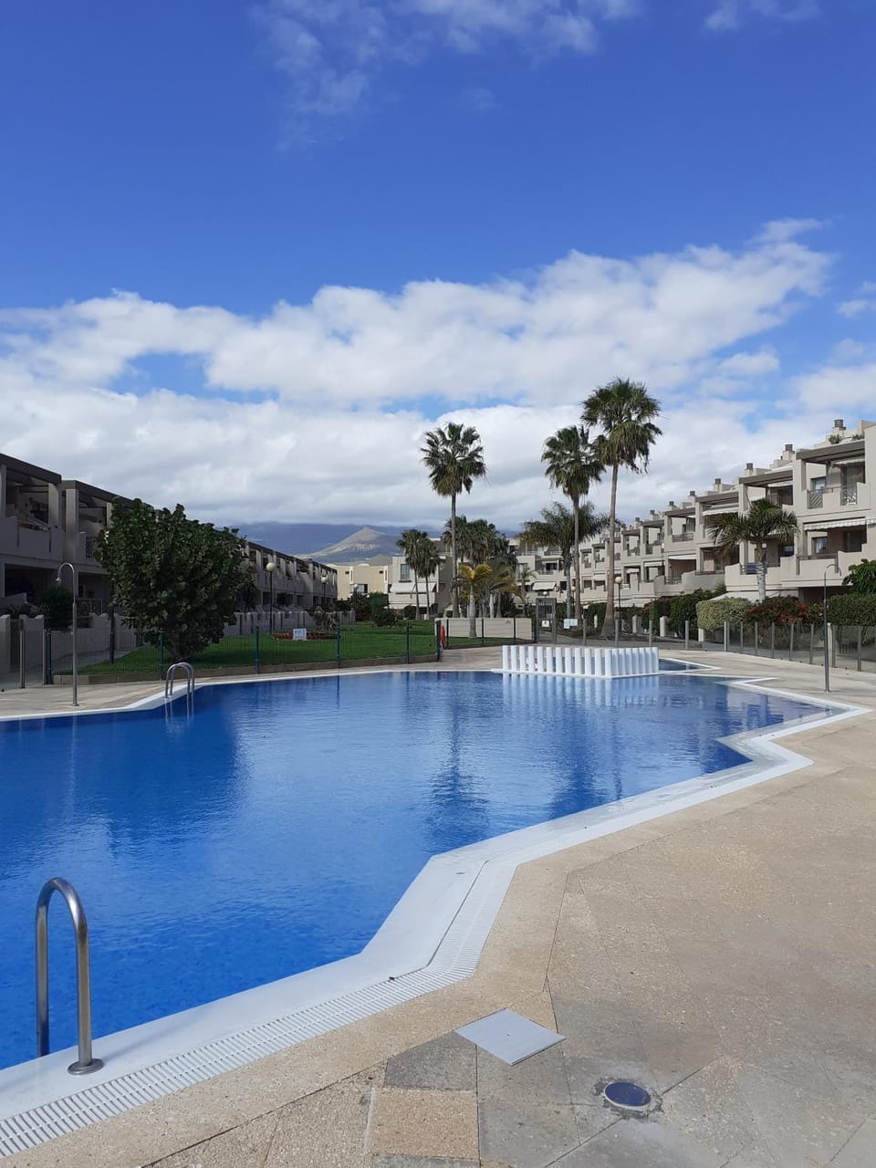 Mountain view, Swimming pool