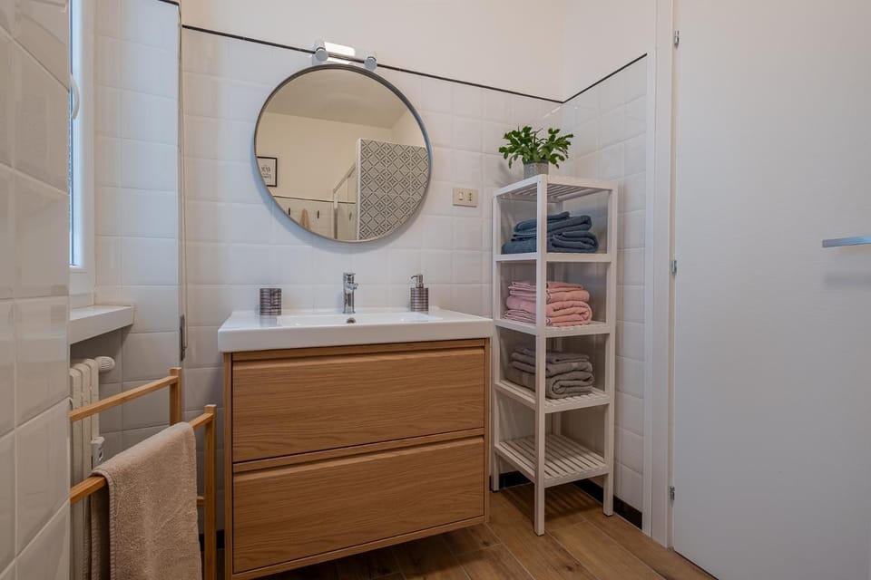 Bathroom, towels