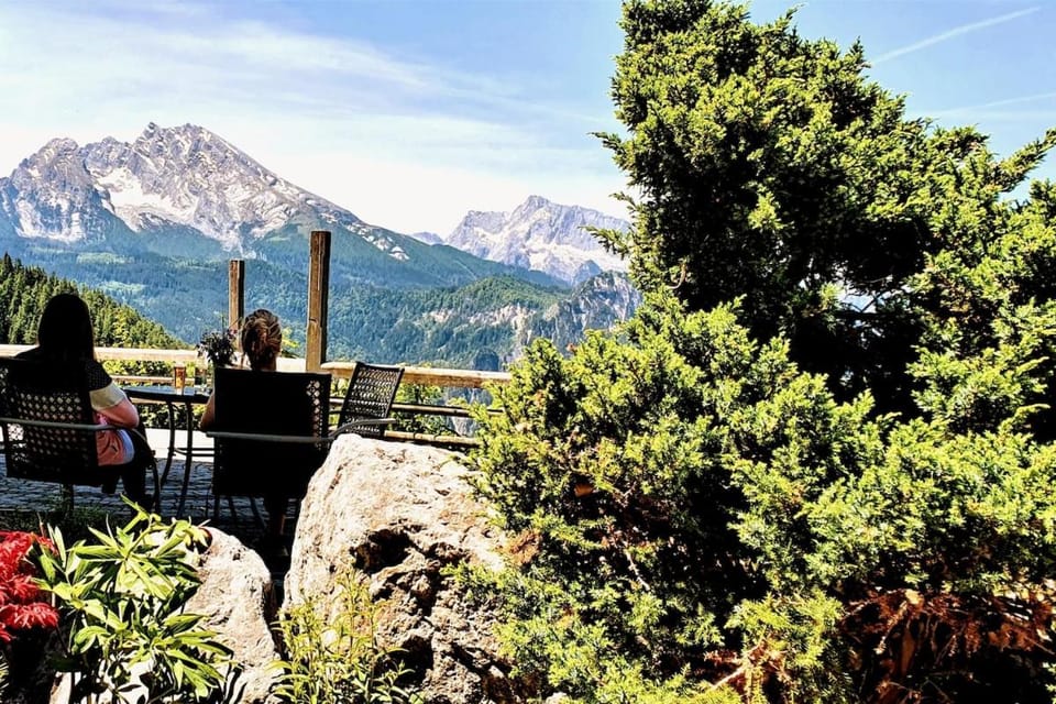 Nearby landmark, Natural landscape, Mountain view